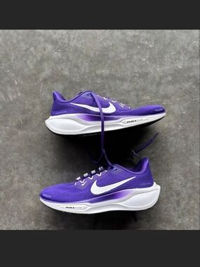 Nike Women’s Purple and White Running Sneakers